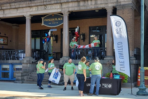 Volunteers on the street